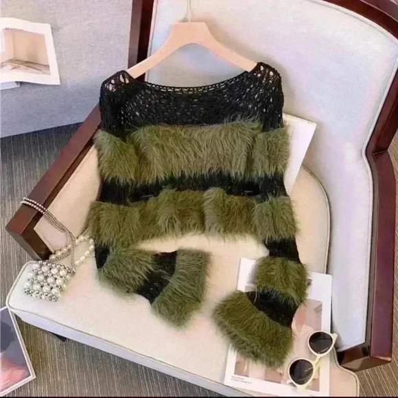 Free Gift With Purchase-Cut-Out Patchwork Border Mohair Knit Crop-Top - Picture 1 of 9